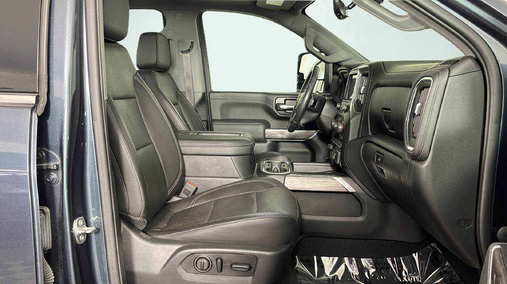 Used 2020 Shadow Gray Metallic Chevrolet LTZ image 20