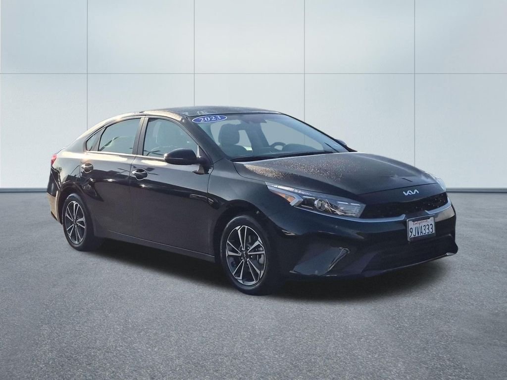 2023 Kia Forte LXS - Photo 8