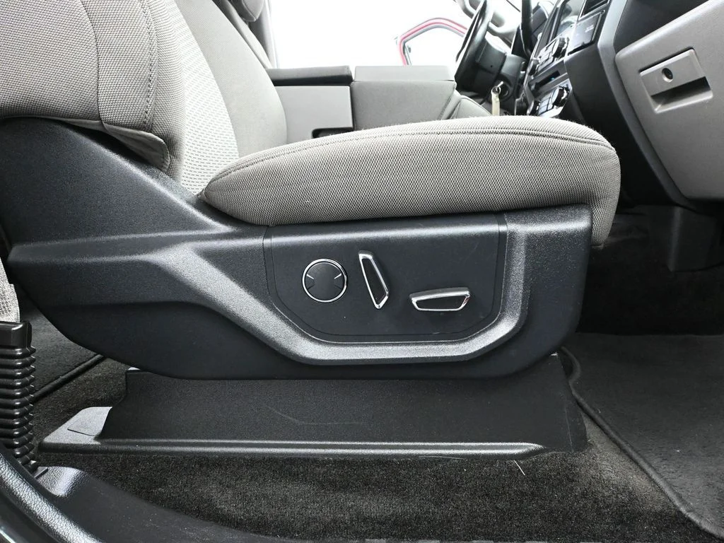 Used 2018 Red Ford XLT image 48