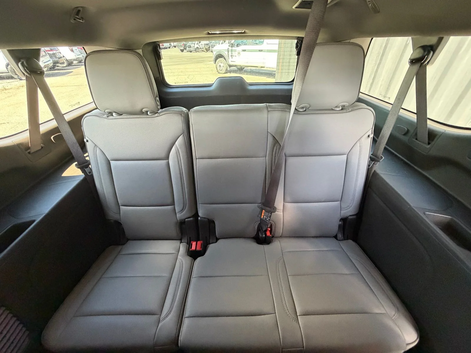 Used 2025 White GMC Elevation image 28