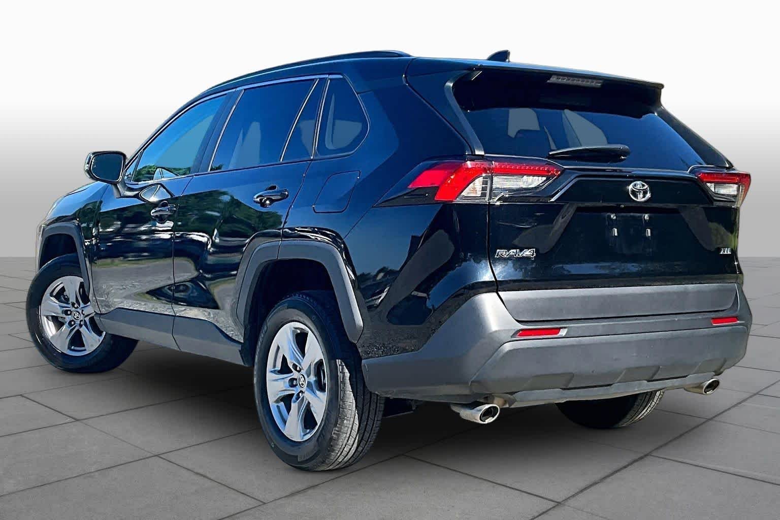 Used 2025 Midnight Black Metallic Toyota XLE image 12