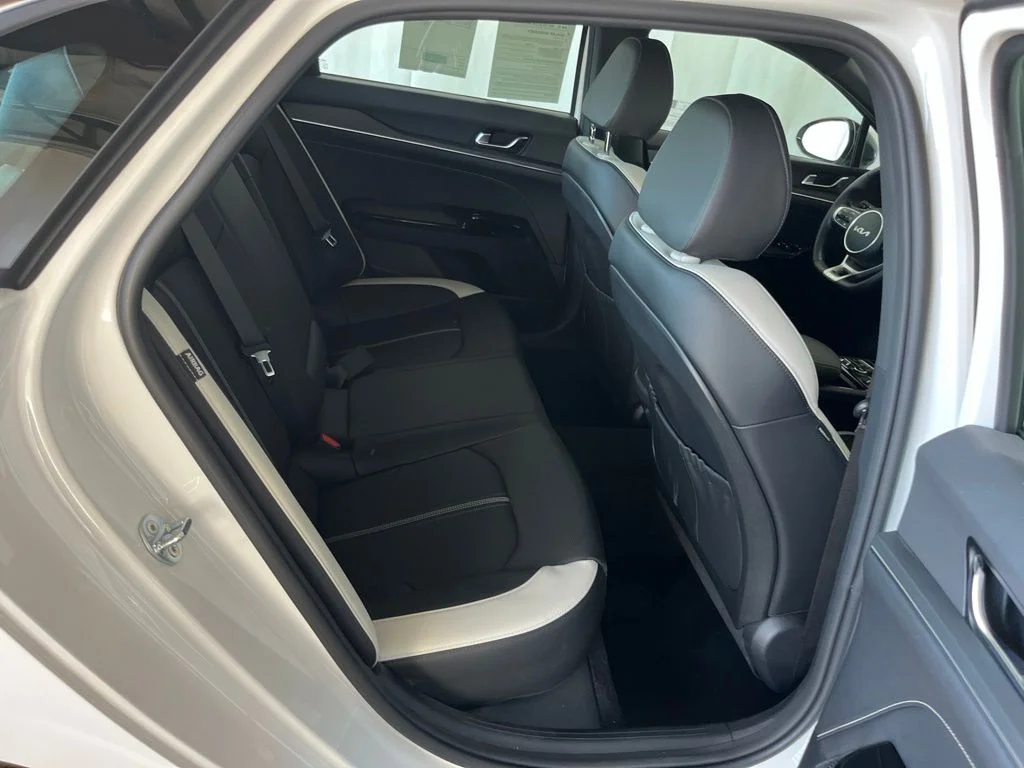 Used 2025 White Kia GT-Line image 24