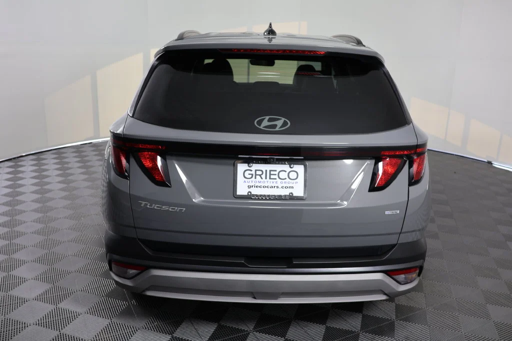 Used 2025 Gray Hyundai SEL image 7
