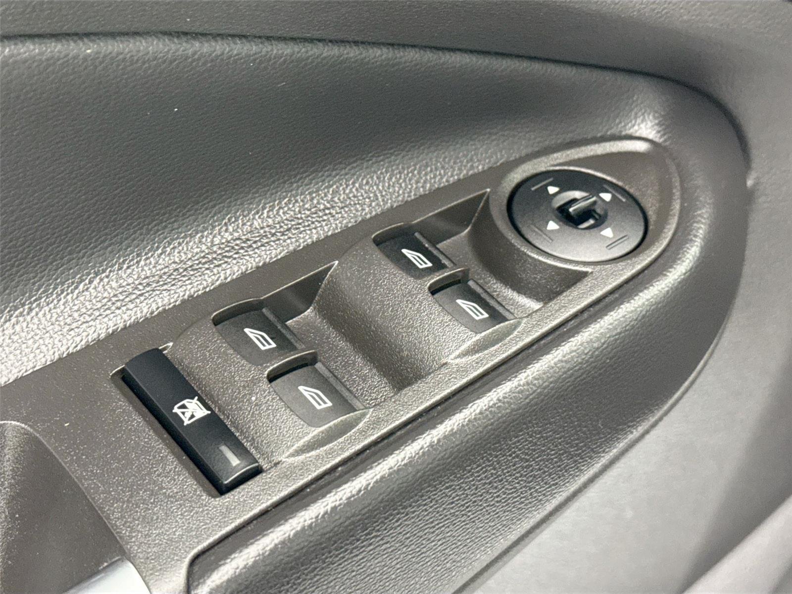 Used 2018 Ingot Silver Ford SE image 25