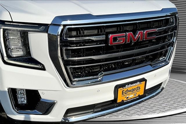 Used 2023 White GMC SLT image 34