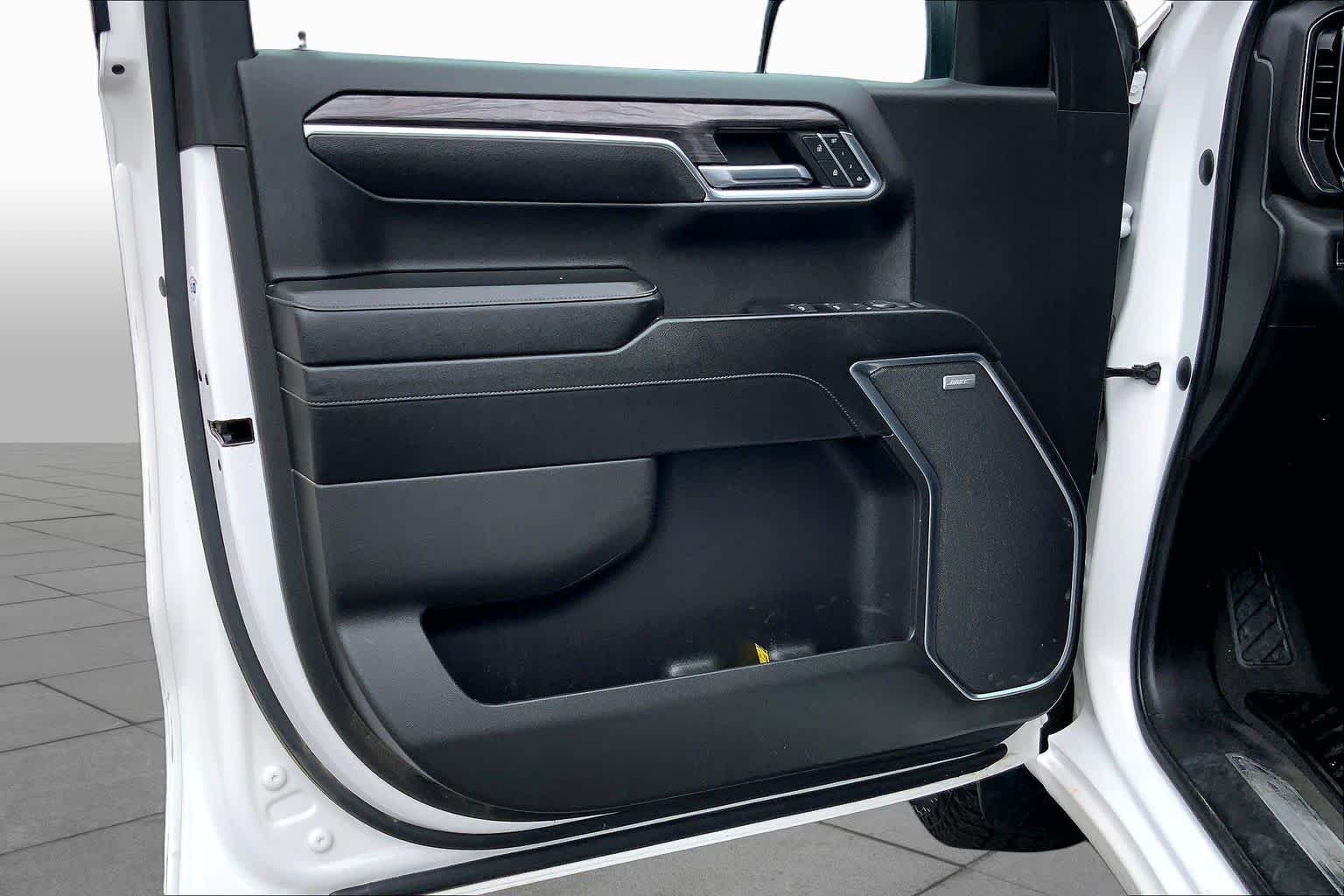 Used 2023 Iridescent Pearl Tricoat Chevrolet LTZ image 21
