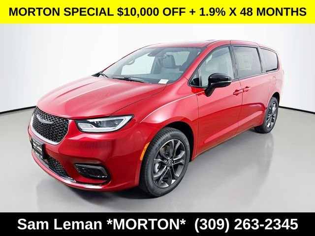 New 2026 Red Hot Pearl-Coat Exterior Paint Chrysler Select image 3