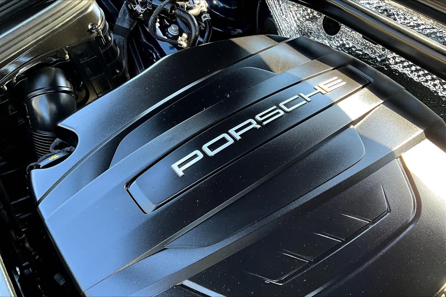 Used 2021 Night Blue Metallic Porsche  image 33