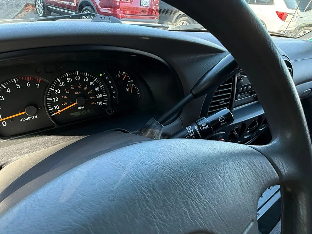 Used 2000 Gray Toyota SR5 image 28