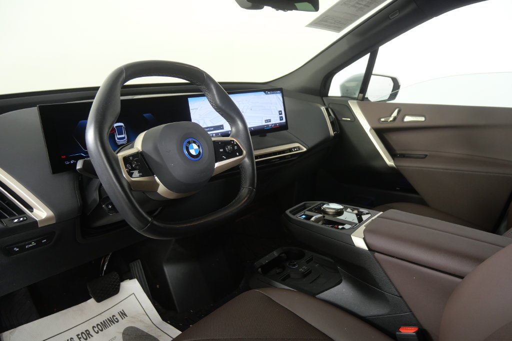 Used 2024 Alpine White BMW xDrive50 image 13