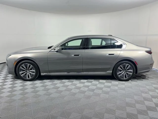 New 2024 Oxide Grey metallic BMW eDrive50 image 4