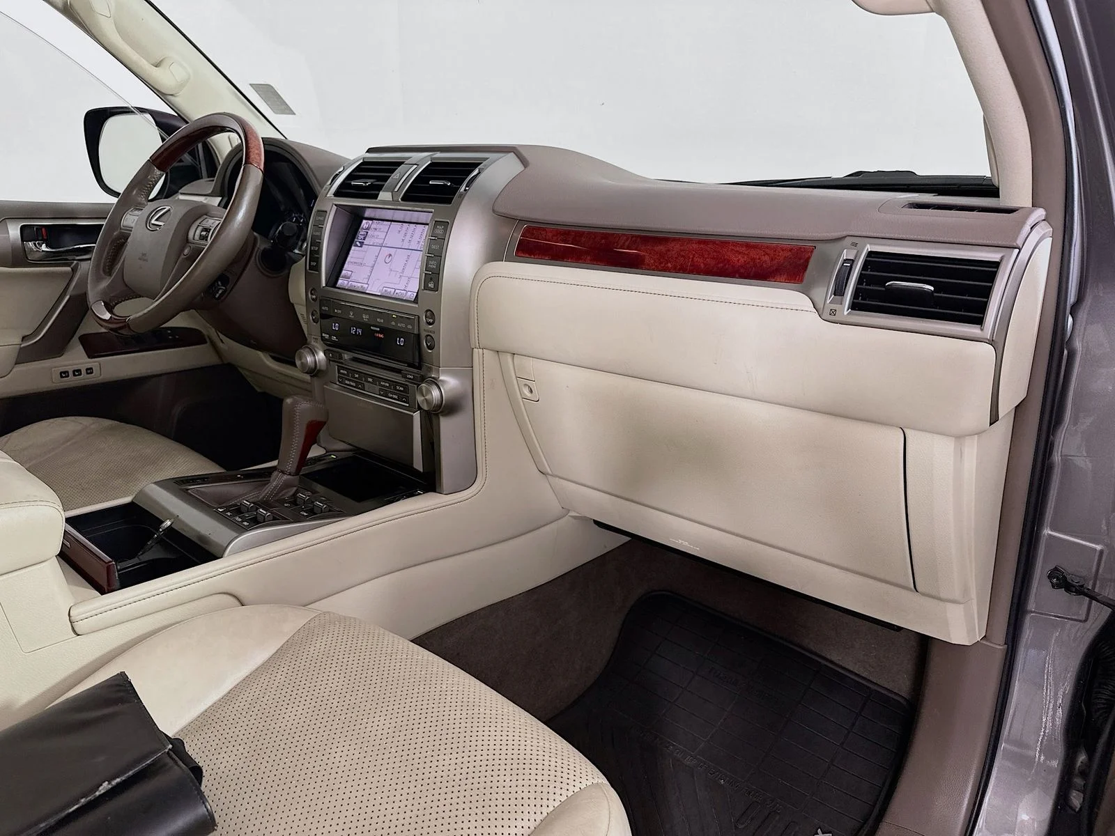 Used 2013 Knights Armor Pearl Lexus 460 Premium image 34