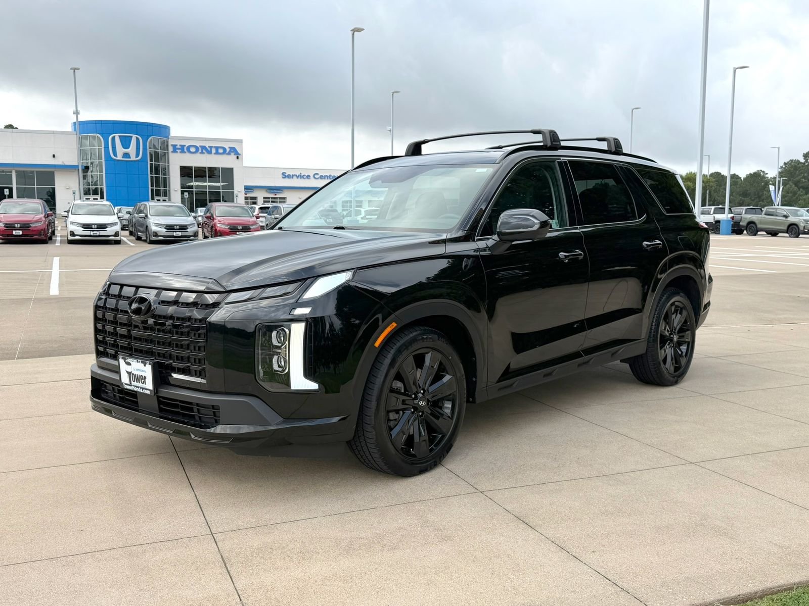 Used 2025 Abyss Black Pearl Hyundai XRT image 3