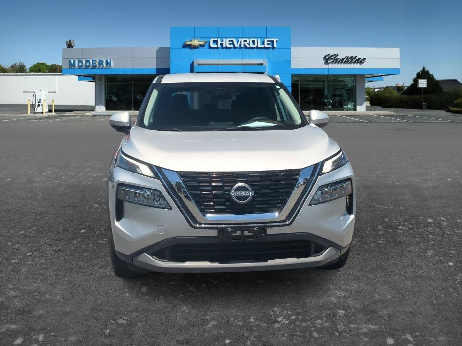 Used 2023 Brilliant Silver Metallic Nissan SV image 8