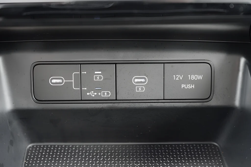 Used 2026 Black Hyundai SEL image 89