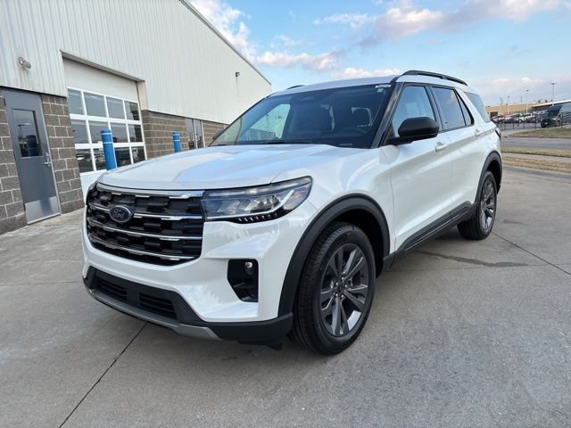 New 2026 Star White Metallic Tri-Coat Ford Active image 3