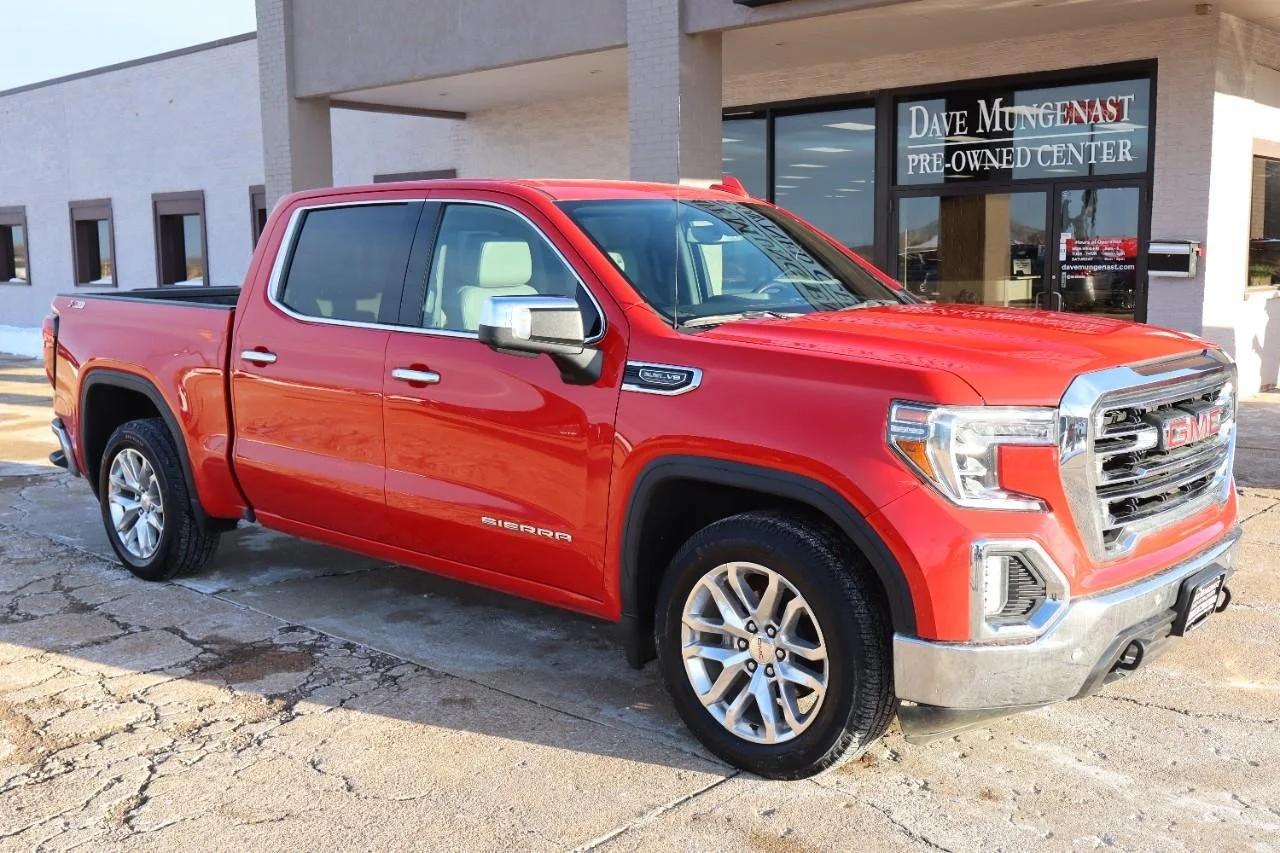 Used 2022 Cardinal Red GMC SLT image 7