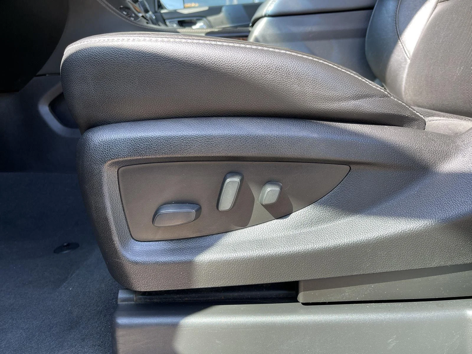 Used 2020 Black Chevrolet Premier image 16