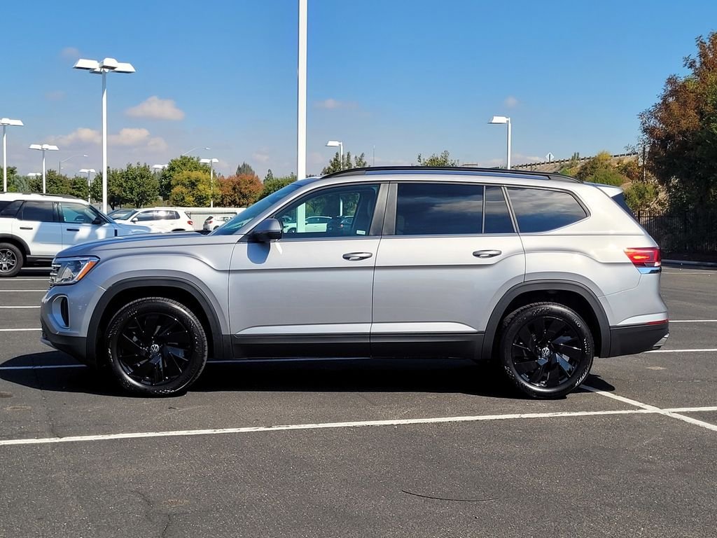 New 2026 Silver Volkswagen 2.0T SE w/Technology image 8