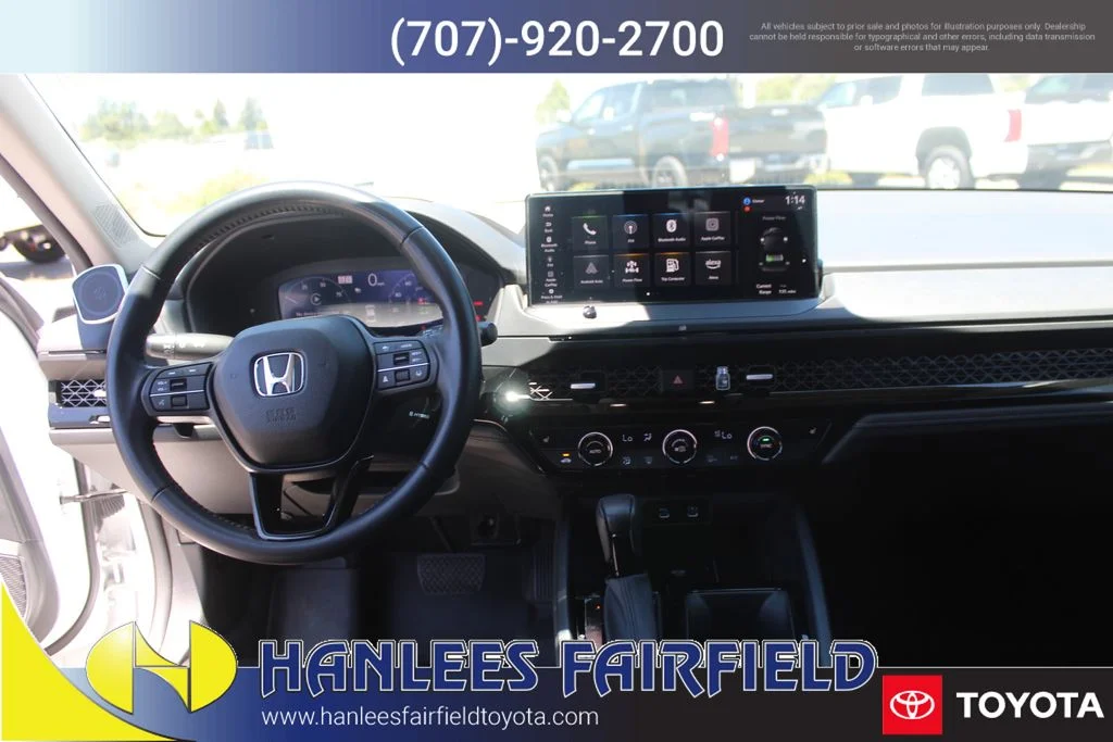 Used 2025 White Honda EX-L image 18