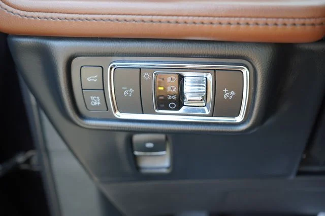 Used 2022 Black Lincoln Reserve image 28