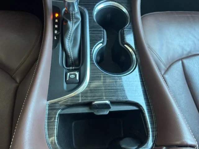 Used 2017 BRONZE ALLOY METALLIC Buick Essence image 27