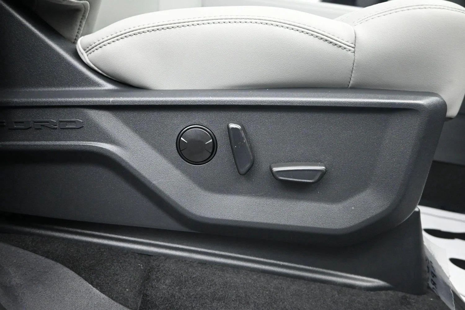 New 2027 Nocturnal Blue Metallic Ford MAX Active image 9