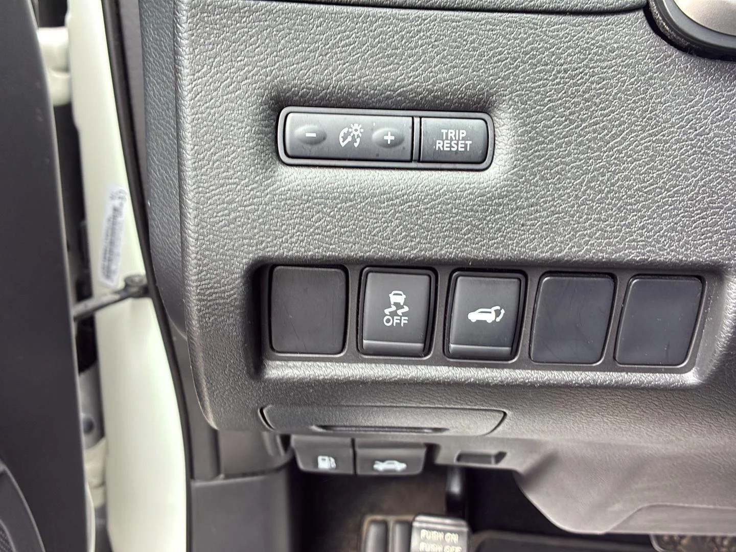 Used 2017 Pearl White Nissan SL image 33