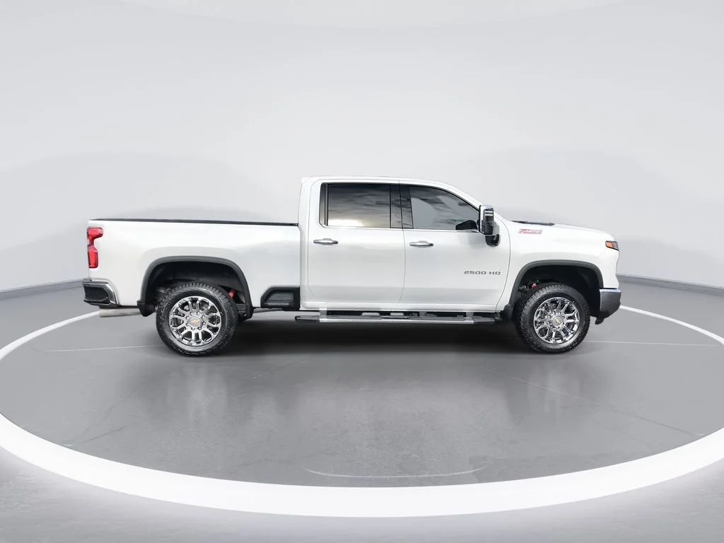 Used 2024 White Chevrolet LTZ image 9