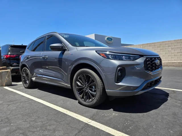 2025 Ford Escape ST-Line Elite