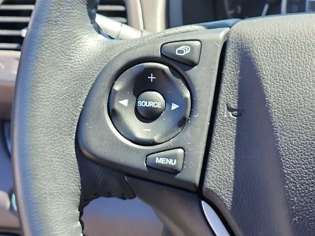 Used 2014 White Honda EX-L image 21