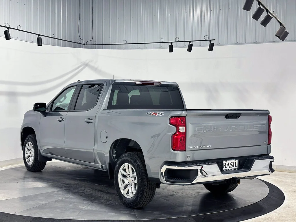 Used 2026 Sterling Gray Metallic Chevrolet LT (2FL) image 13