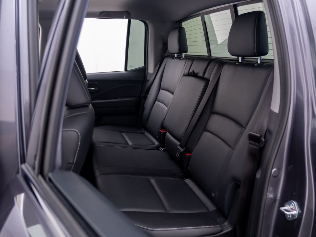 Certified Used 2022 Modern Steel Metallic Honda AWD RTL-E image 17
