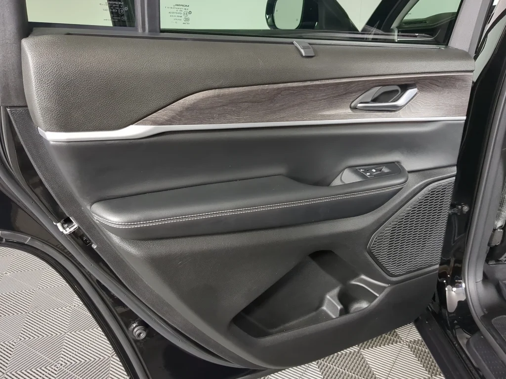 Used 2023 Black Jeep Limited image 15