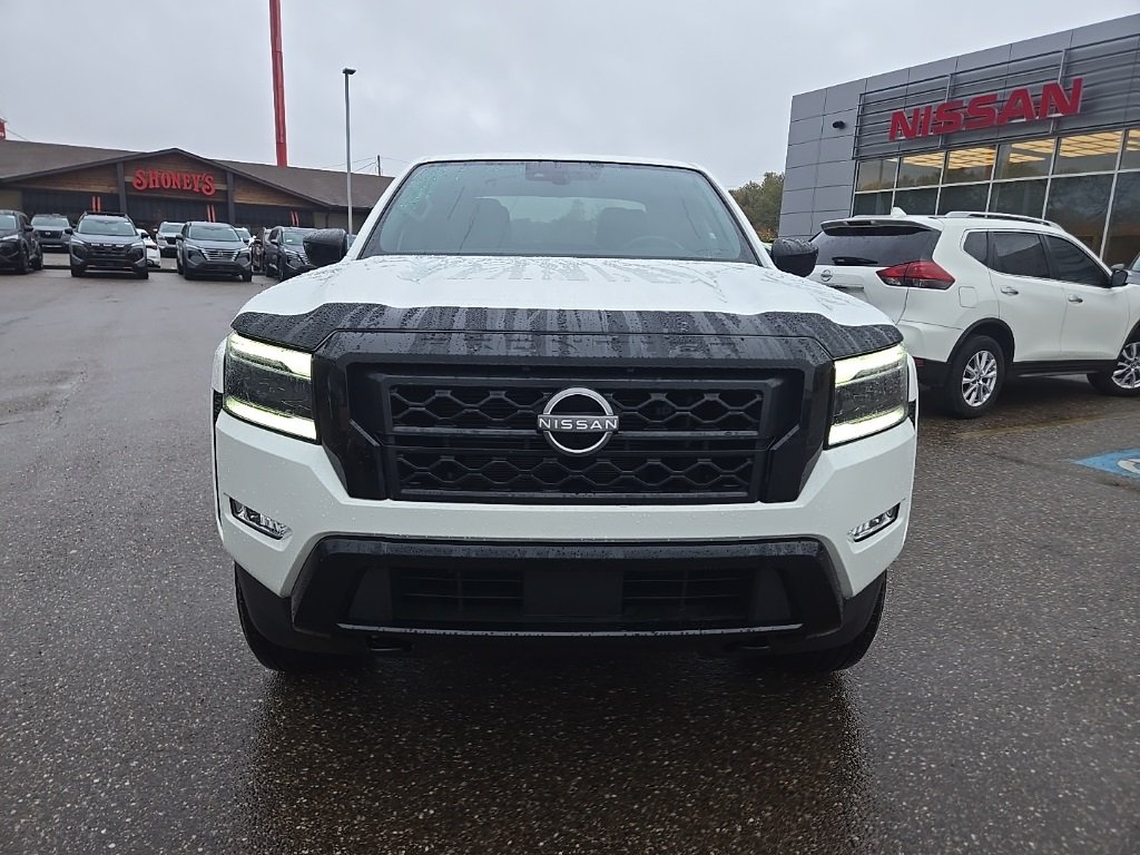 2023 Nissan Frontier SV photo 2