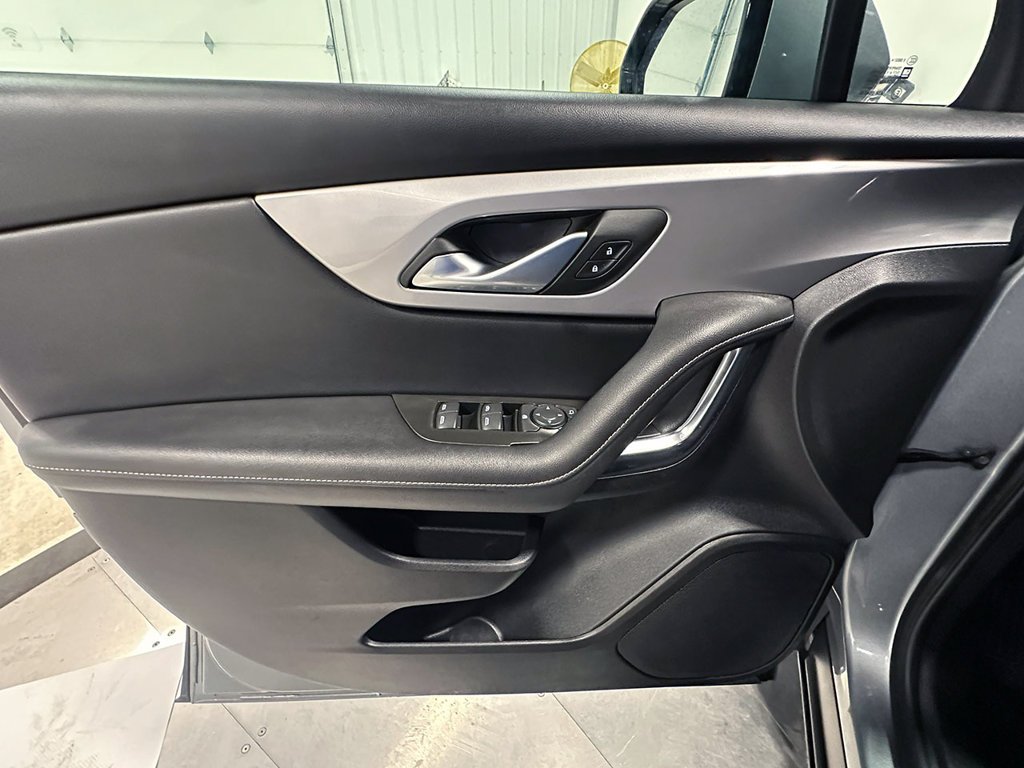 Used 2025 Gray Chevrolet LT image 21