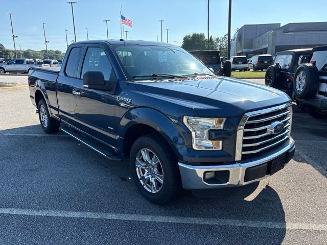 Used 2016 Blue Ford XLT image 1