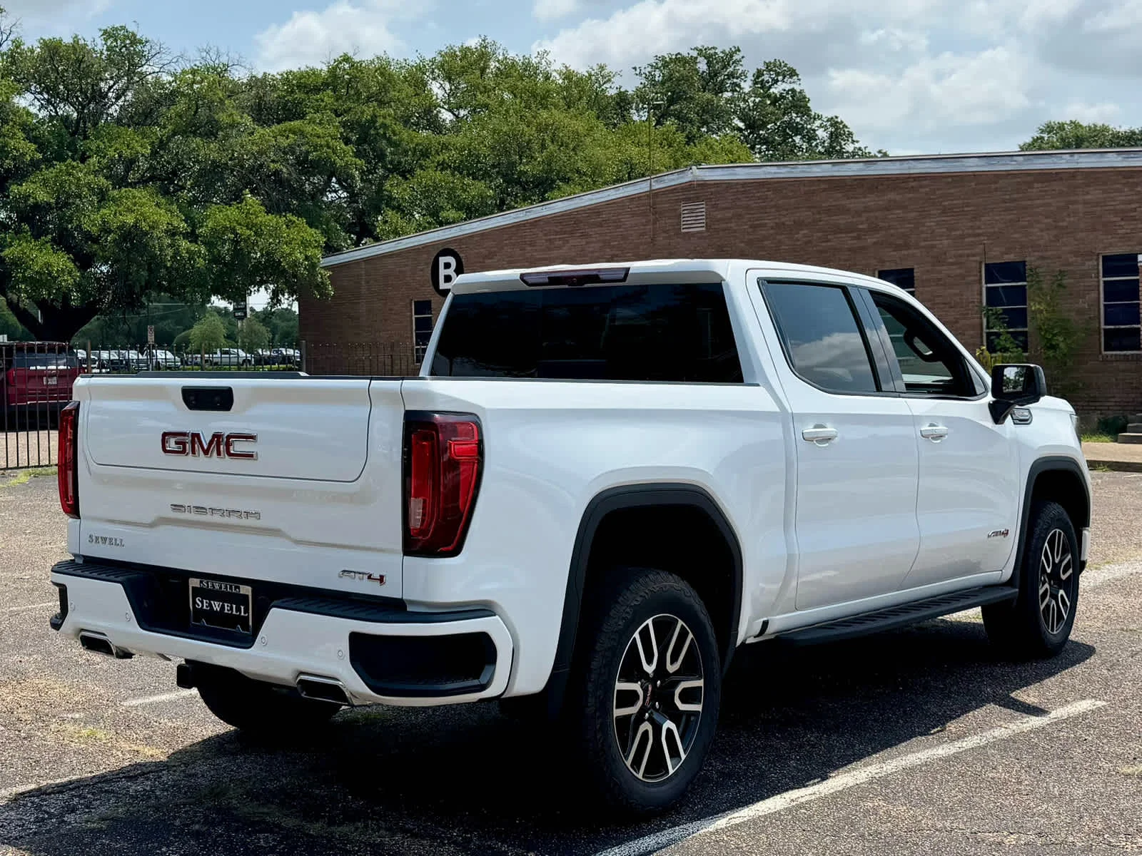 Certified Used 2023 Summit White GMC AT4 image 7