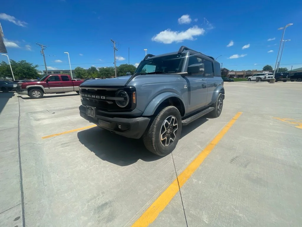 Used 2023 Gray Ford Outer Banks image 2