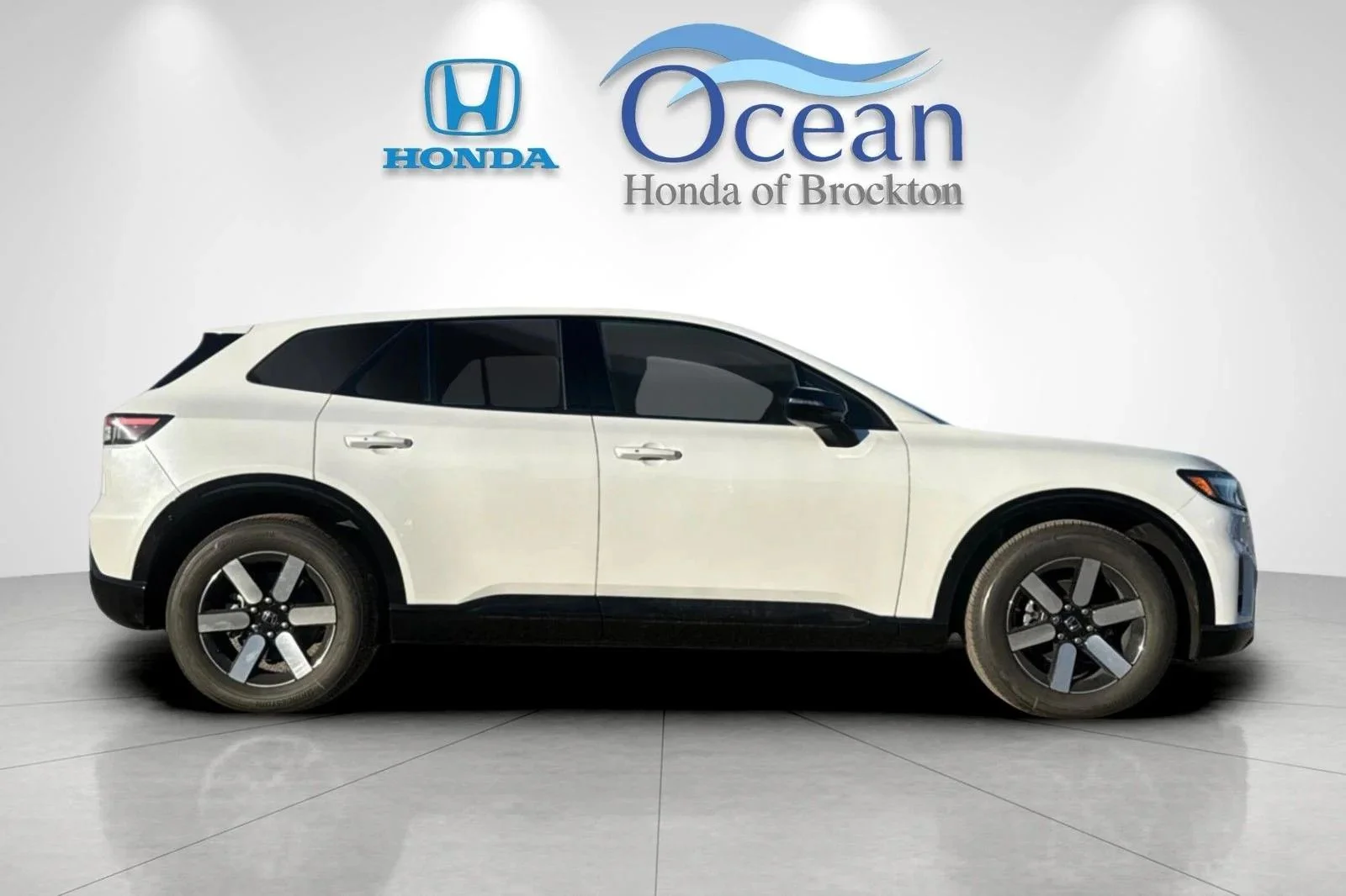 New 2026 Frostline White Pearl Honda Touring image 6