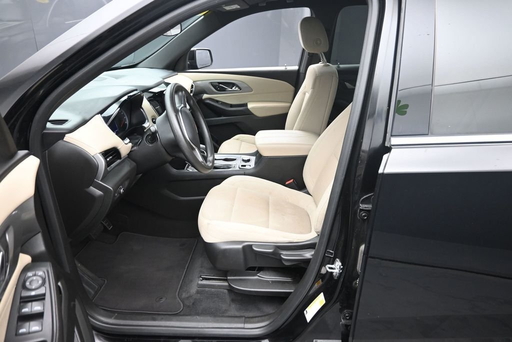 Used 2023 Black Chevrolet LS image 17