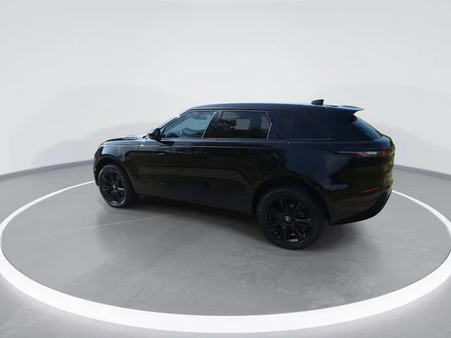 Used 2023 Black Land Rover R-Dynamic S image 6