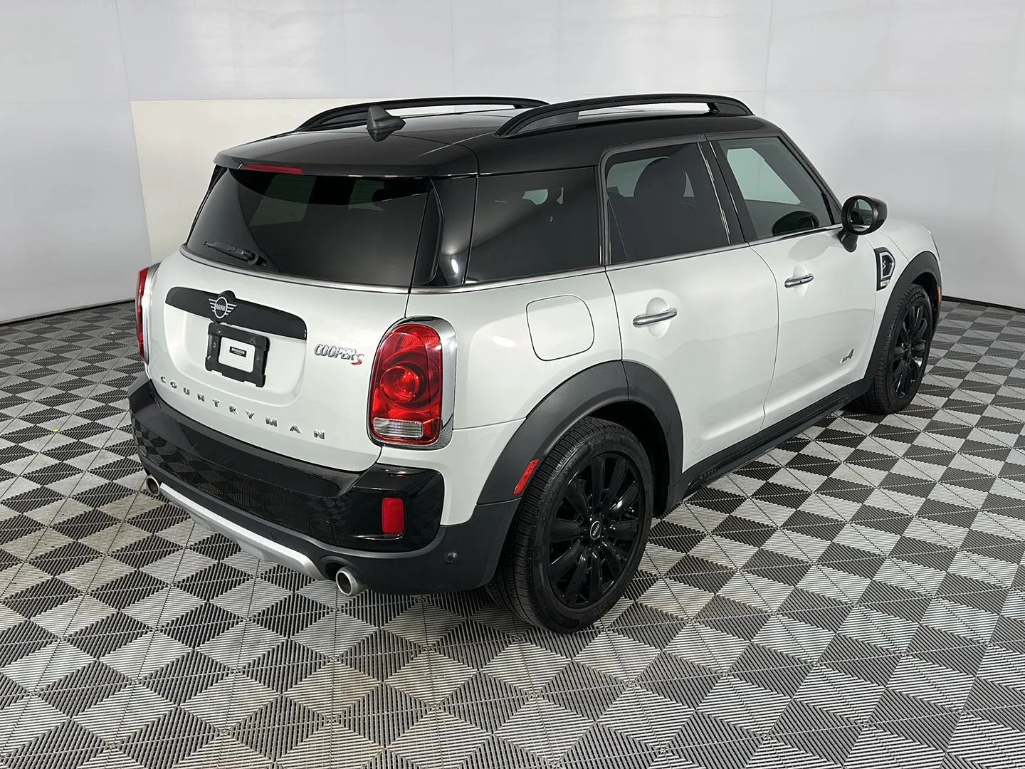 Used 2020 White SIlver Edition MINI Cooper S image 8