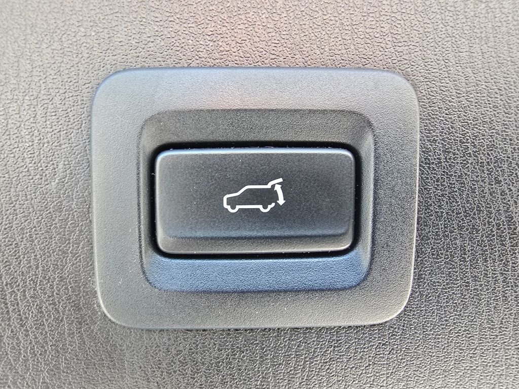 Used 2019 Sonic Silver Metallic Mazda Grand Touring image 17