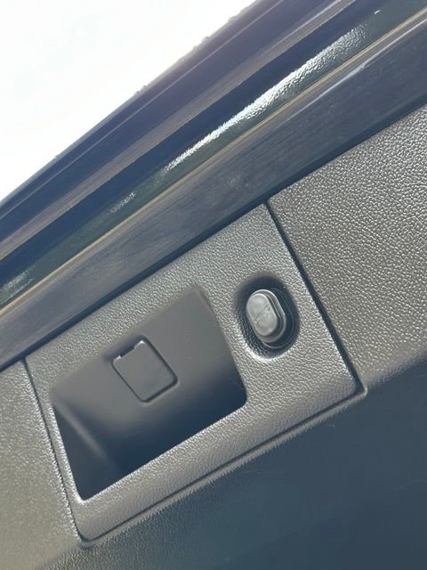 Used 2017 Onyx Black GMC Denali image 36