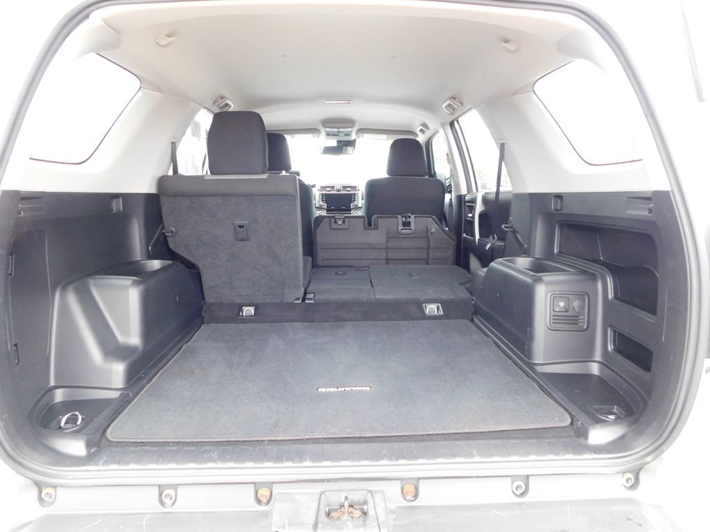 Used 2020 Classic Silver Metallic Toyota SR5 image 18