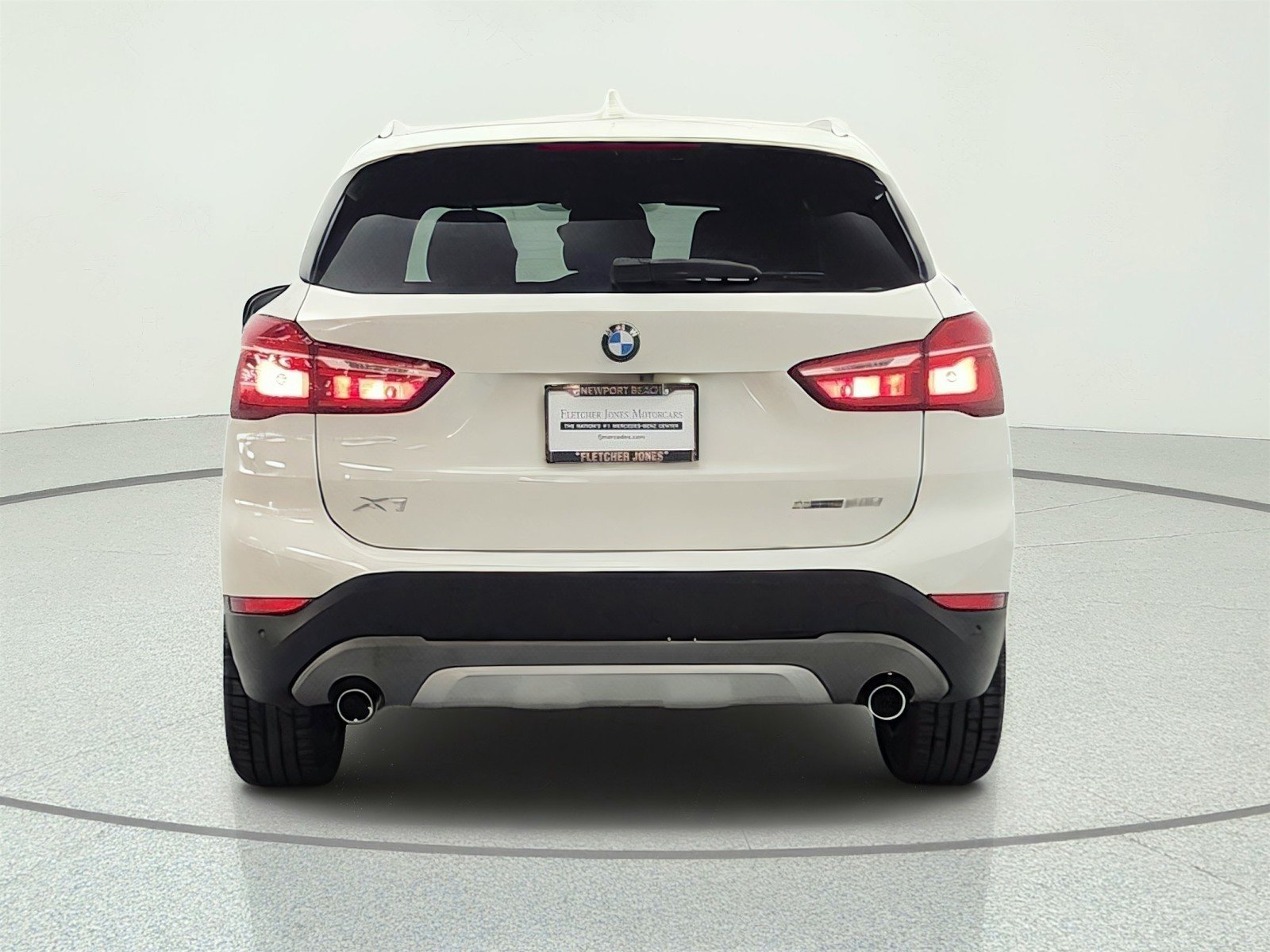 Used 2019 Alpine White BMW sDrive28i Sports Activity Vehicle image 6