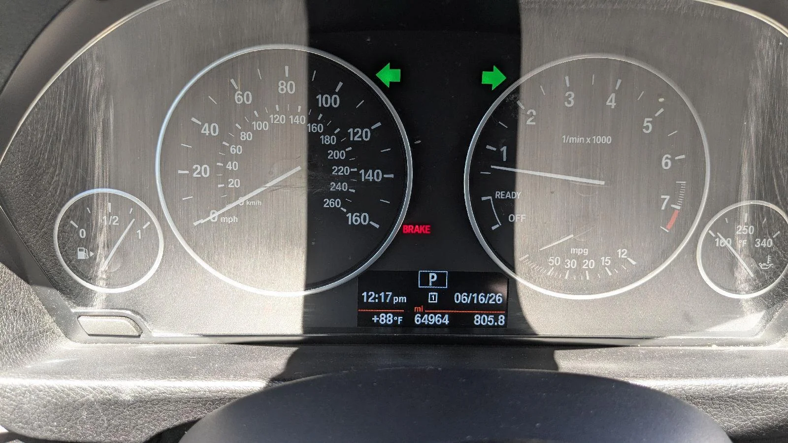 Used 2018 Alpine White BMW 320i xDrive image 22