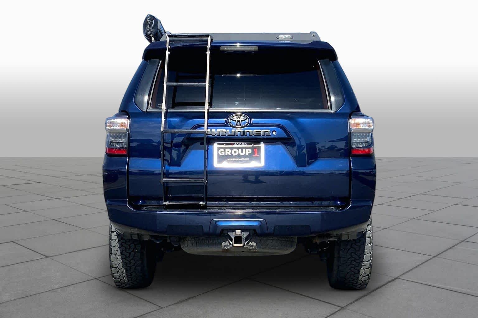 Used 2018 Nautical Blue Metallic Toyota SR5 Premium image 4