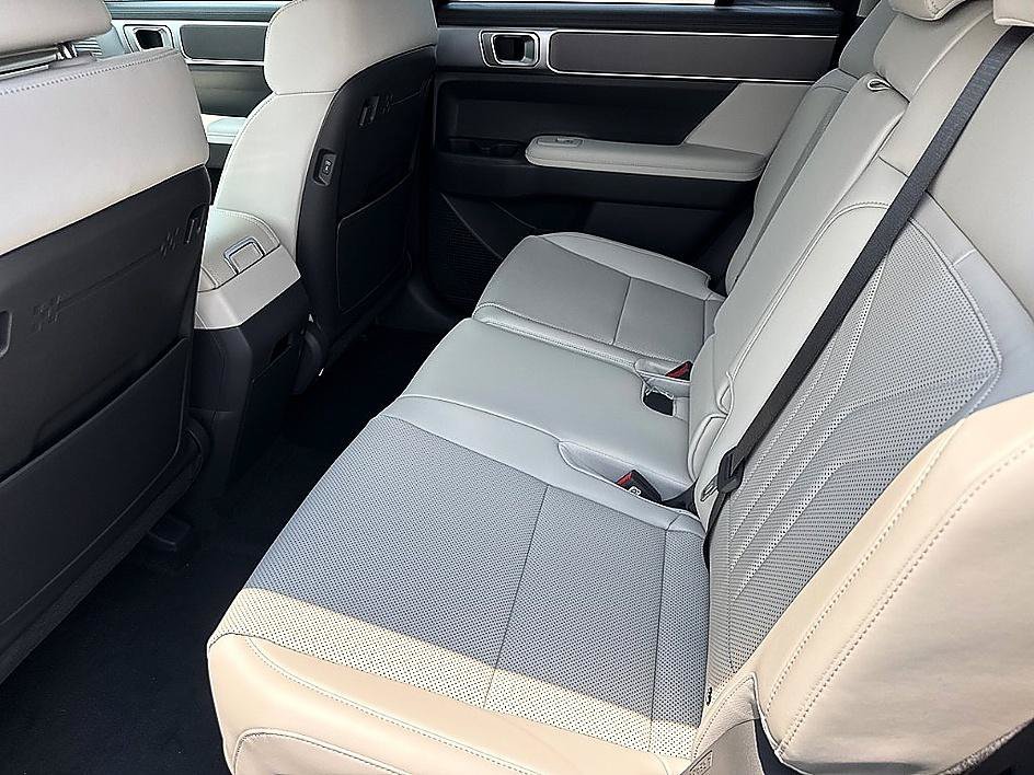New 2026 Atlantis Blue Hyundai SEL FWD image 7